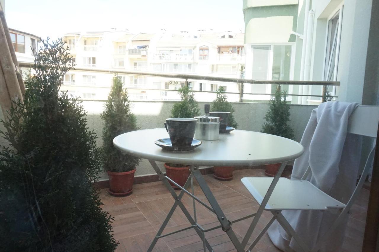 Bright, Comfortable And Cozy Apartment Burgas Exterior photo